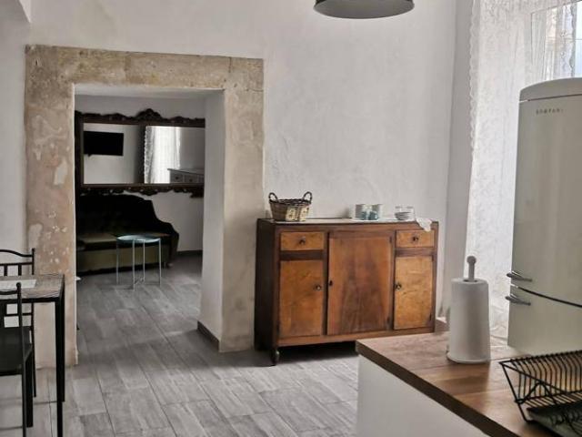 Bilocale Ronco Primo alla Mastrarua 5, Ortigia, Siracusa