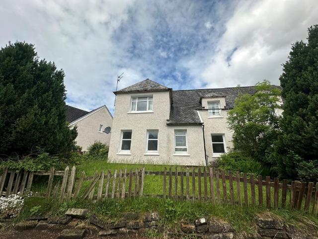 Birch Avenue, Glasgow, G76 3 bed farm house to rent £1,200 pcm £277 pw