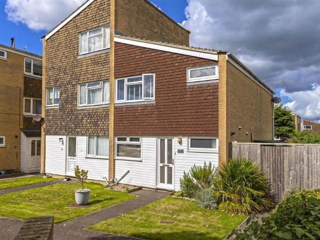 Birch Close, Lancing 3 bed house to rent £1,750 pcm £404 pw