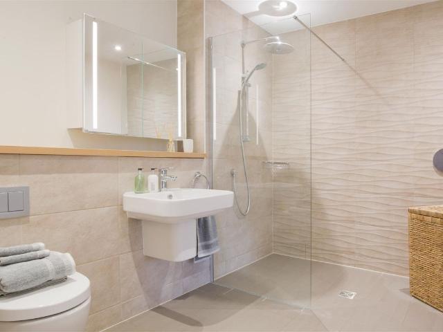 Birch Grove, Frognal Avenue, Sidcup DA14, 2 bed flat to rent, £5,373 pcm | PrimeLocation