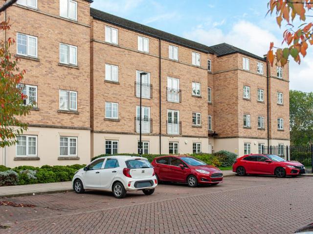 Birch Park, York YO31 2 bed apartment to rent £1,050 pcm £242 pw