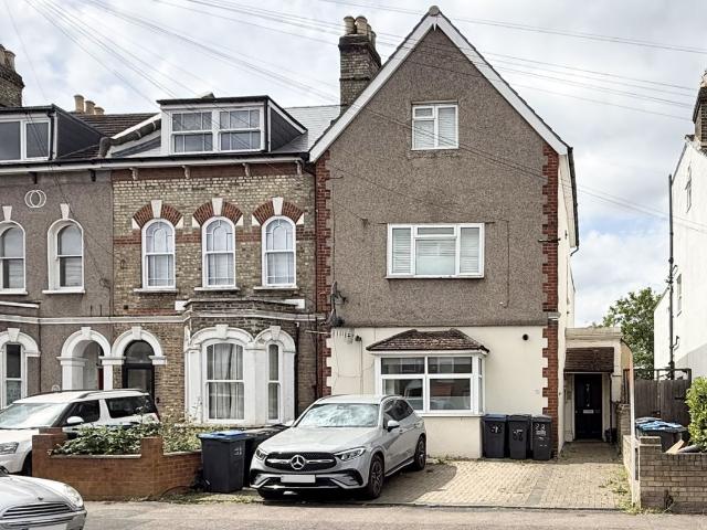 Birchanger Road, South Norwood SE25, 2 bed maisonette to rent, £1,825 pcm | PrimeLocation