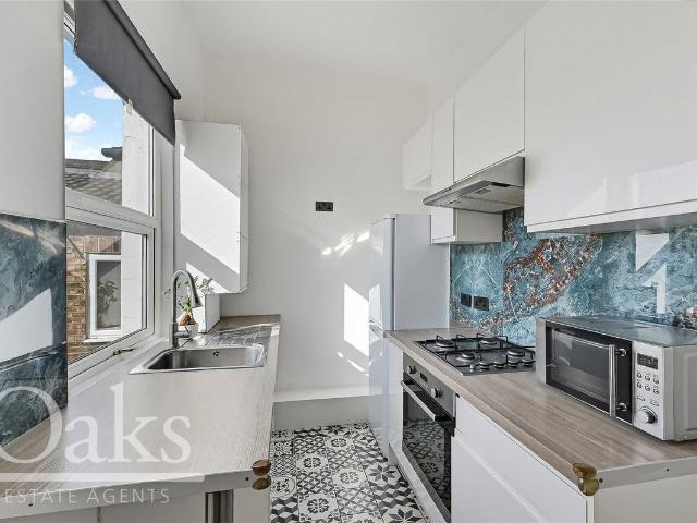 Birchanger Road, South Norwood SE25, 2 bed flat to rent, £1,700 pcm | PrimeLocation