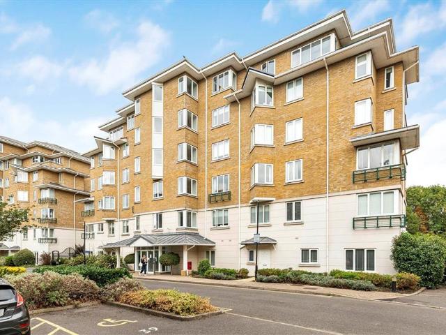 Birchgrove House, Richmond TW9, 3 bed flat to rent, £3,700 pcm | PrimeLocation