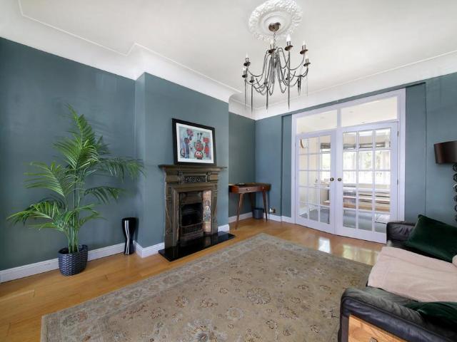 Birchlands Avenue, London SW12 4 bed terraced house to rent £5,000 pcm £1,154 pw