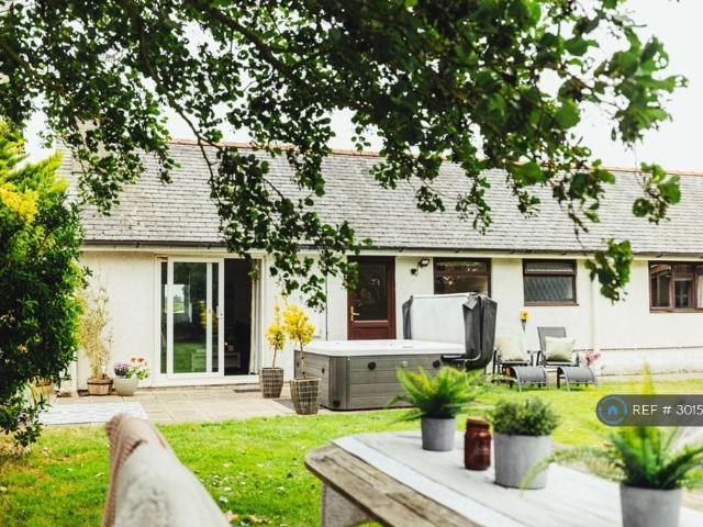 Birchwood Cottage, Anglesey, LL65 3 bed bungalow to rent £1,499 pcm £346 pw