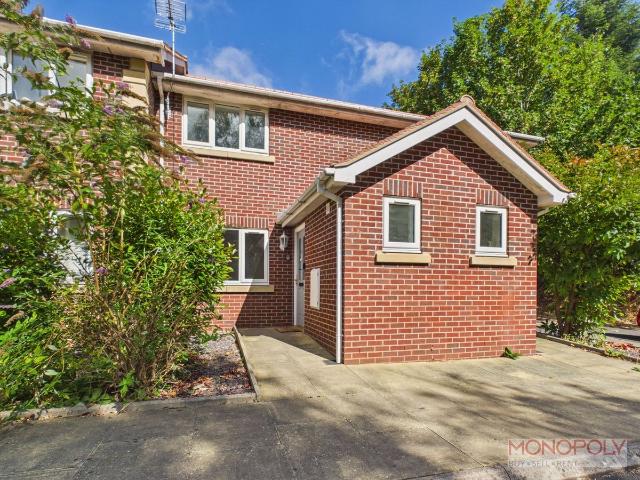 Birchwood Court, Weston Rhyn SY10, 2 bed terraced house to rent, £850 pcm | PrimeLocation