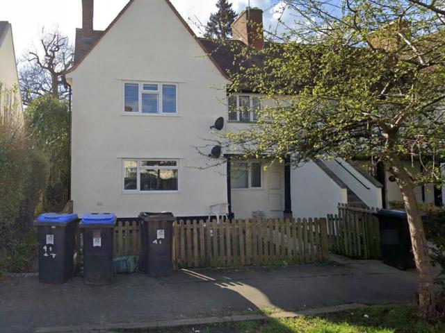 Birchwood Road, West Byfleet KT14, 2 bed maisonette to rent, £1,600 pcm | PrimeLocation