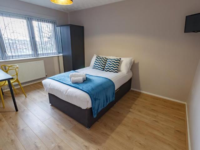 Birdie's Bar and Barbeque, 29 31 Parliament Street, Baltic Triangle, Liverpool, L8 5RN, United Kingdom | 5 bed apartment for rent #136166066 | Rentberry
