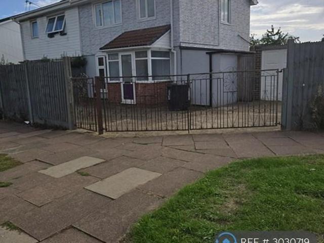 Birds Nest Avenue, Leicester, LE3 5 bed semi detached house to rent £1,750 pcm £404 pw
