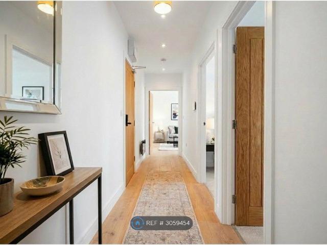 Birds Royd Lane, Brighouse HD6, 2 bed flat to rent, £1,050 pcm | PrimeLocation