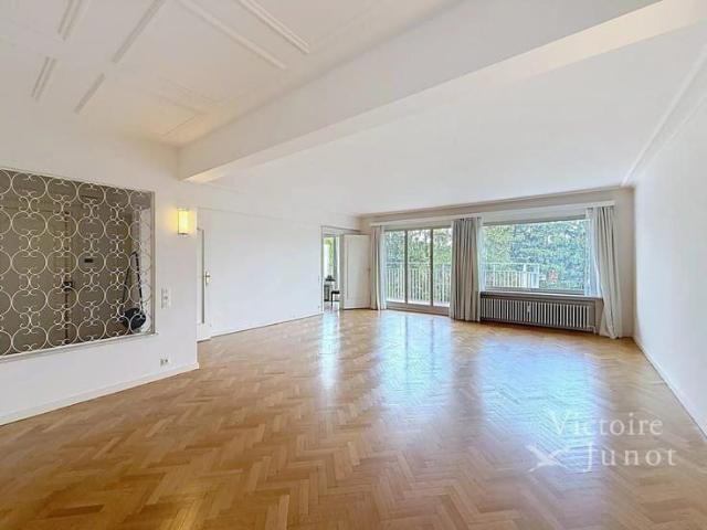 Birdsong 3BR Apartment Terrace