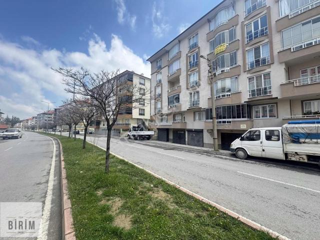Birimden Satılık Garajlı Bakımlı Cadde Cepheli Asansörlü