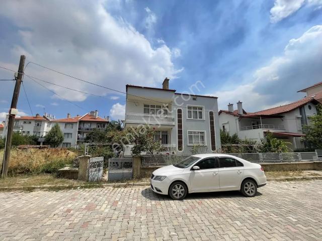 Birimden Satılık İki Katlı Bodrumlu 413m2 Arsa Payı Hıdırlıkta
