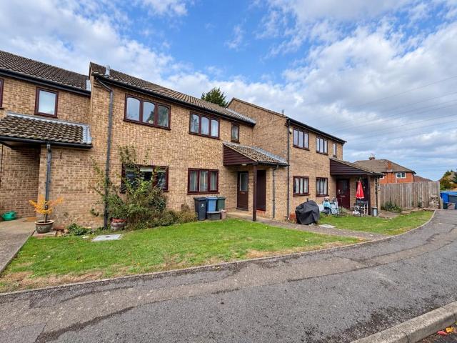 Birinus Close, High Wycombe 2 bed apartment to rent £1,450 pcm £335 pw