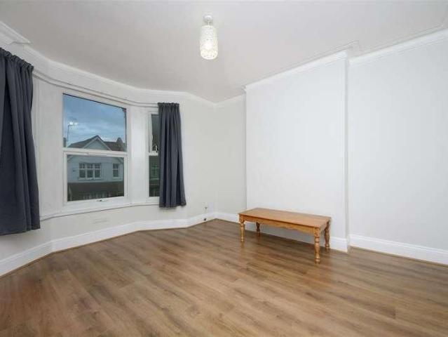 Birkbeck Avenue, W3