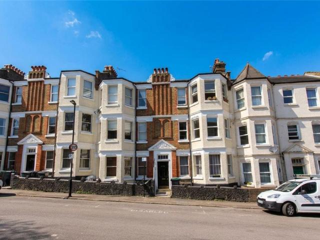 Birkbeck Mansions, Birkbeck Road. 2 bed flat to rent £1,800 pcm £415 pw