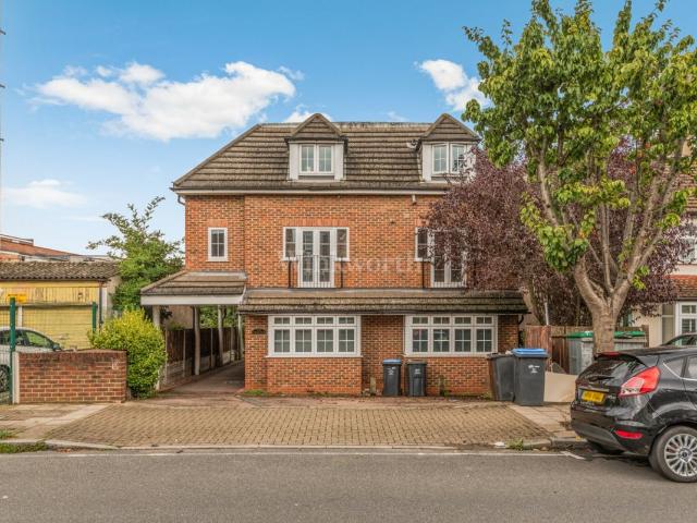 Birkbeck Road, Beckenham BR3, 1 bed flat to rent, £1,450 pcm | PrimeLocation
