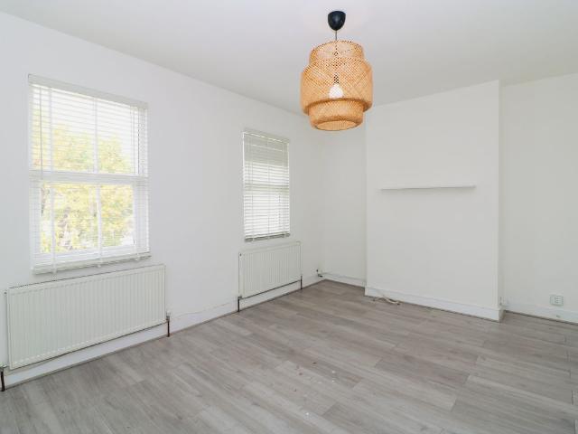 Birkbeck Road, Beckenham BR3, 2 bed flat to rent, £1,800 pcm | PrimeLocation