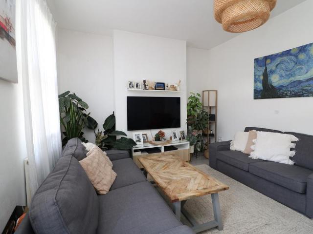 Birkbeck Road, Beckenham BR3 2 bed flat to rent £1,975 pcm £456 pw