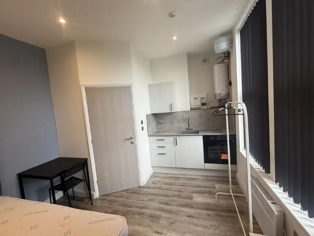 Birkby Lodge Road, HUDDERSFIELD