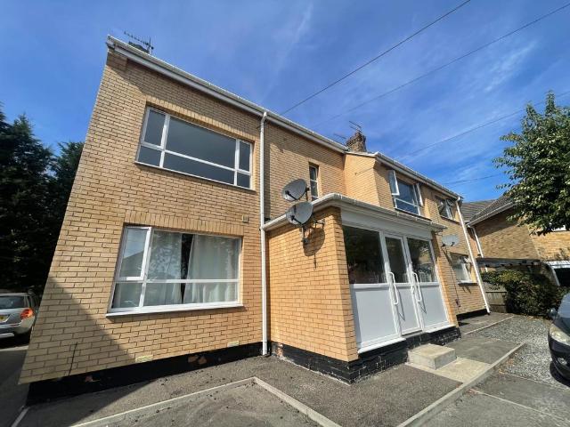 Birkdale Close, Kirk Ella, Hull, East. 1 bed flat to rent £600 pcm £138 pw