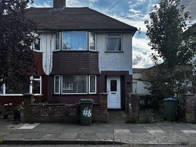 Birkdale Road, London, SE2 3 bed house to rent £2,100 pcm £485 pw