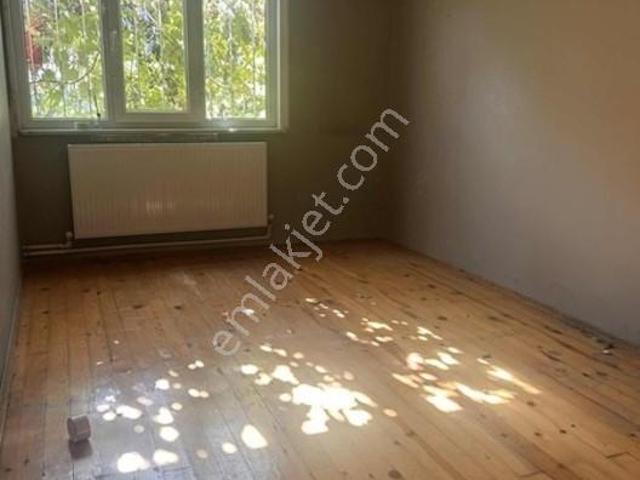 Birken Emlaktan İçerenköyde Geniş Kiralık 2+1 Daire