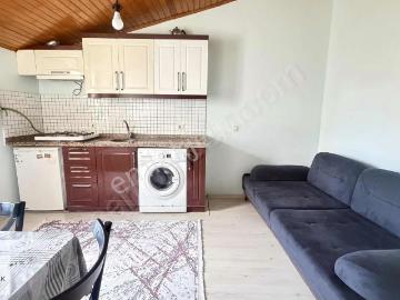 Birken Emlaktan Senem Sokakta 1+1 Eşyalı Kiralık Çatı Katı