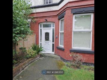 Birkenhead Road, Wirral CH47, 2 bed flat to rent, £975 pcm | PrimeLocation