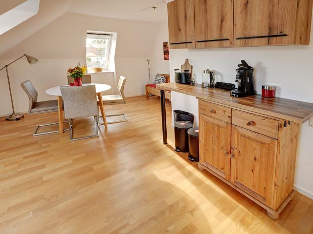 Birkegård  Bright Furnished 3 Room Top Floor Apartment with Garden Access – Quiet & Close to the Beach