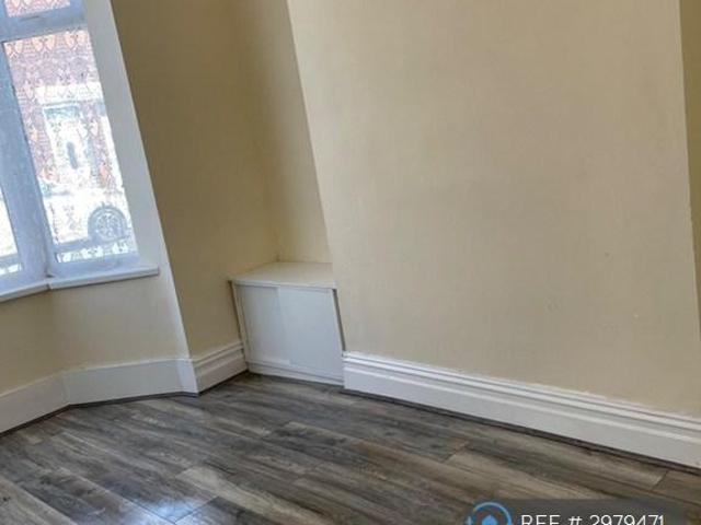 Birks St, Stoke On Trent, ST4 2 bed terraced house to rent £780 pcm £180 pw