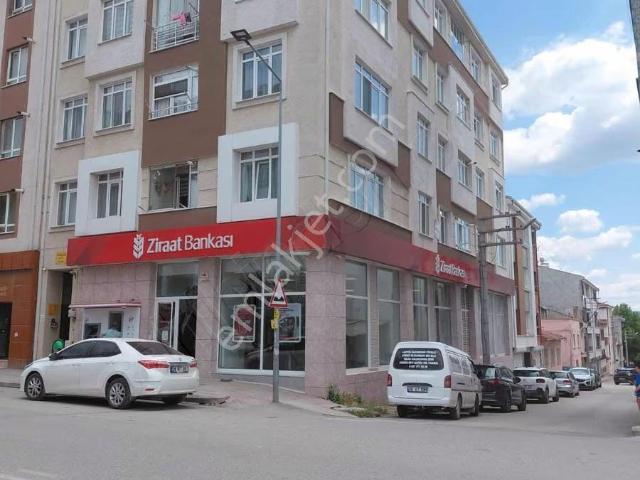 Birlik Caddesi Ziraat Bankası Üzeri 2+1