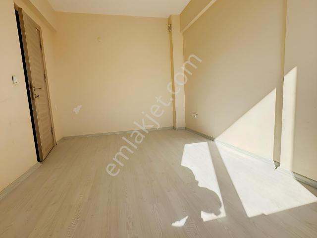 Birlik Emlak'tan Veliköy Site İçerisinde Kiralık 2+1 Daire