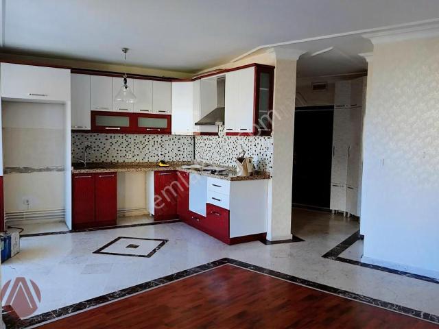 Birlik Mahallesi 450.cad.yakını Satılık 4+1
