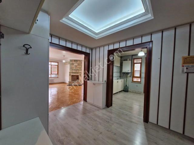 Birlik Mahallesi 435. Cadde Üzeri Asansörlü Kiralık 3+1 Daire