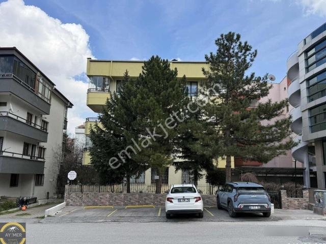 Birlik Mahallesin'de Cadde Üzeri 5+1 Dubleks Kiralık Daire