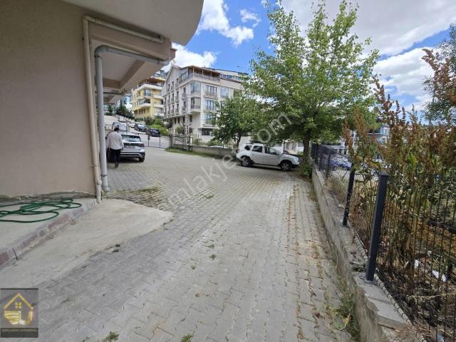 Birlik Mahallesinde Geniş Bahçe Kullanımlı 2+1satılık Daire