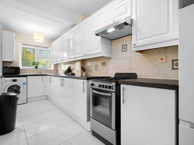 Birmingham, B42 2EW, United Kingdom | 4 bed house for rent #147474289 | Rentberry
