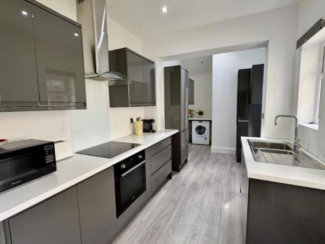 Birmingham, B13 9BH, United Kingdom | 4 bed house for rent #154365820 | Rentberry