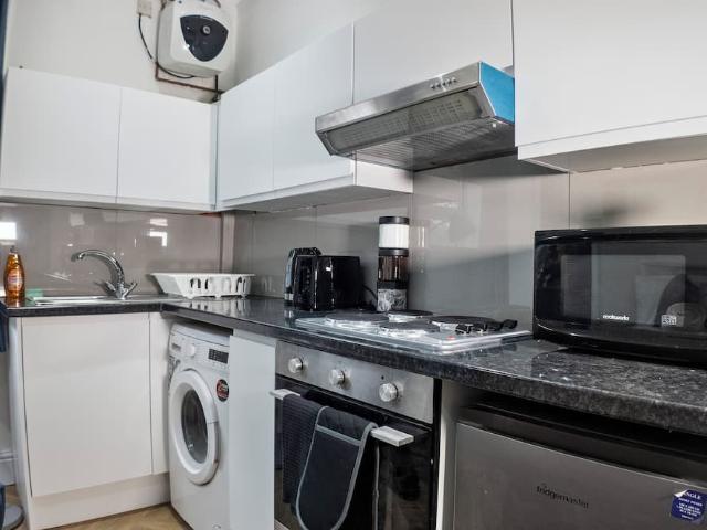 Birmingham, B17 8DH, United Kingdom | Studio apartment for rent #165871236 | Rentberry
