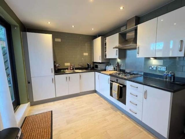 Birmingham, B15 2DT, United Kingdom | 2 bed house for rent #147284402 | Rentberry