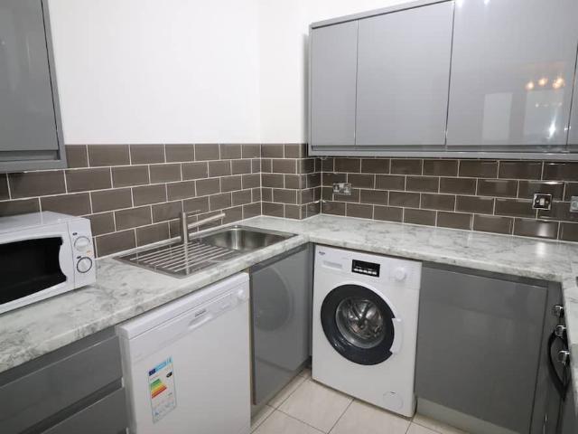 Birmingham, B15 2DX, United Kingdom | 2 bed apartment for rent #148156550 | Rentberry