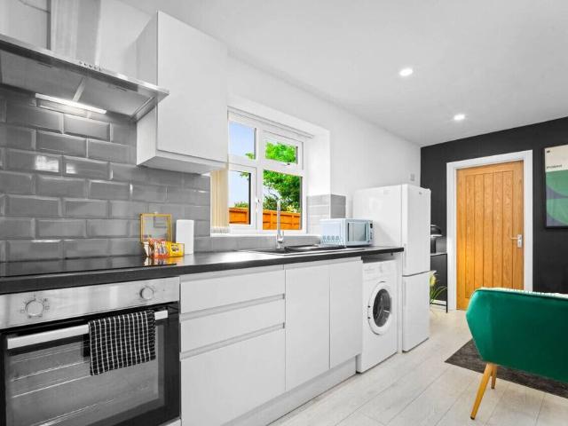 Birmingham, B16 8UU, United Kingdom | 3 bed apartment for rent #123814010 | Rentberry
