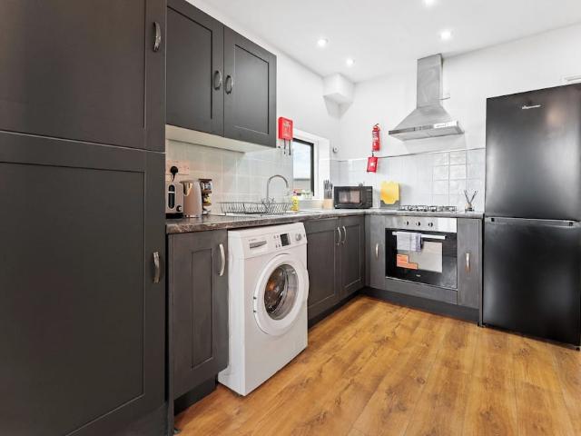 Birmingham, B18 6DD, United Kingdom | 3 bed apartment for rent #165027259 | Rentberry