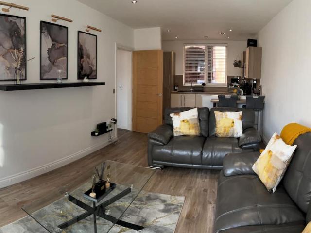 Birmingham, B18 6EB, United Kingdom | 2 bed apartment for rent #147337875 | Rentberry