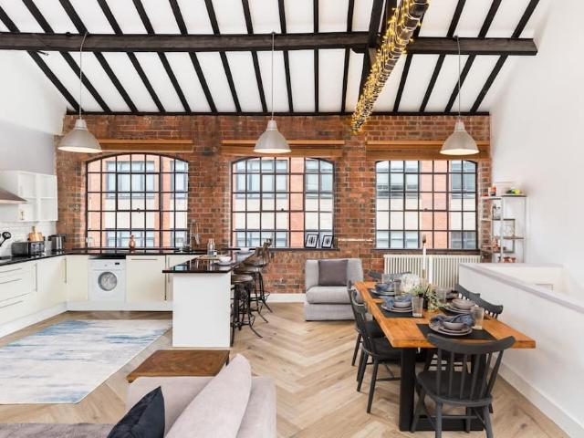 Birmingham, B18 6EB, United Kingdom | 4 bed townhouse for rent #147367755 | Rentberry
