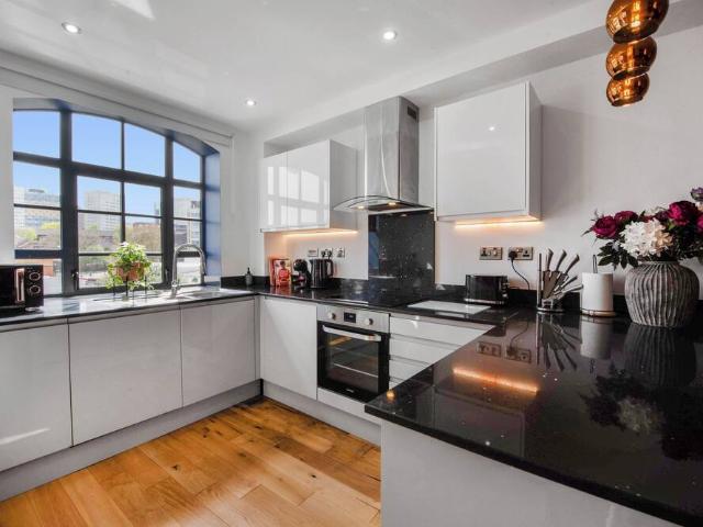 Birmingham, B1 3DZ, United Kingdom | 3 bed townhouse for rent #165619070 | Rentberry
