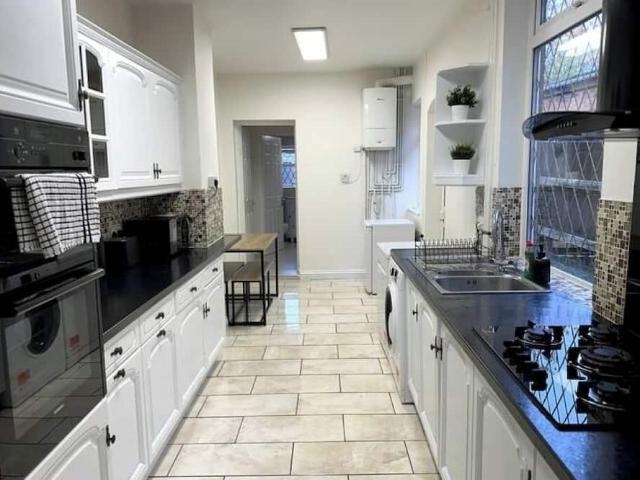 Birmingham, B23 7NG, United Kingdom | 5 bed house for rent #147427608 | Rentberry