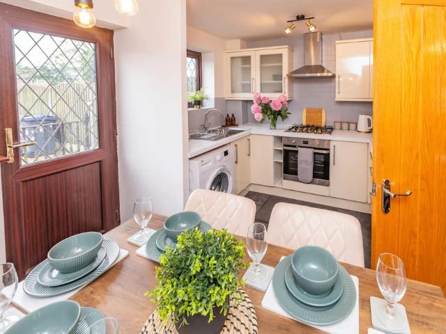 Birmingham, B27 7UZ, United Kingdom | 2 bed house for rent #147290505 | Rentberry